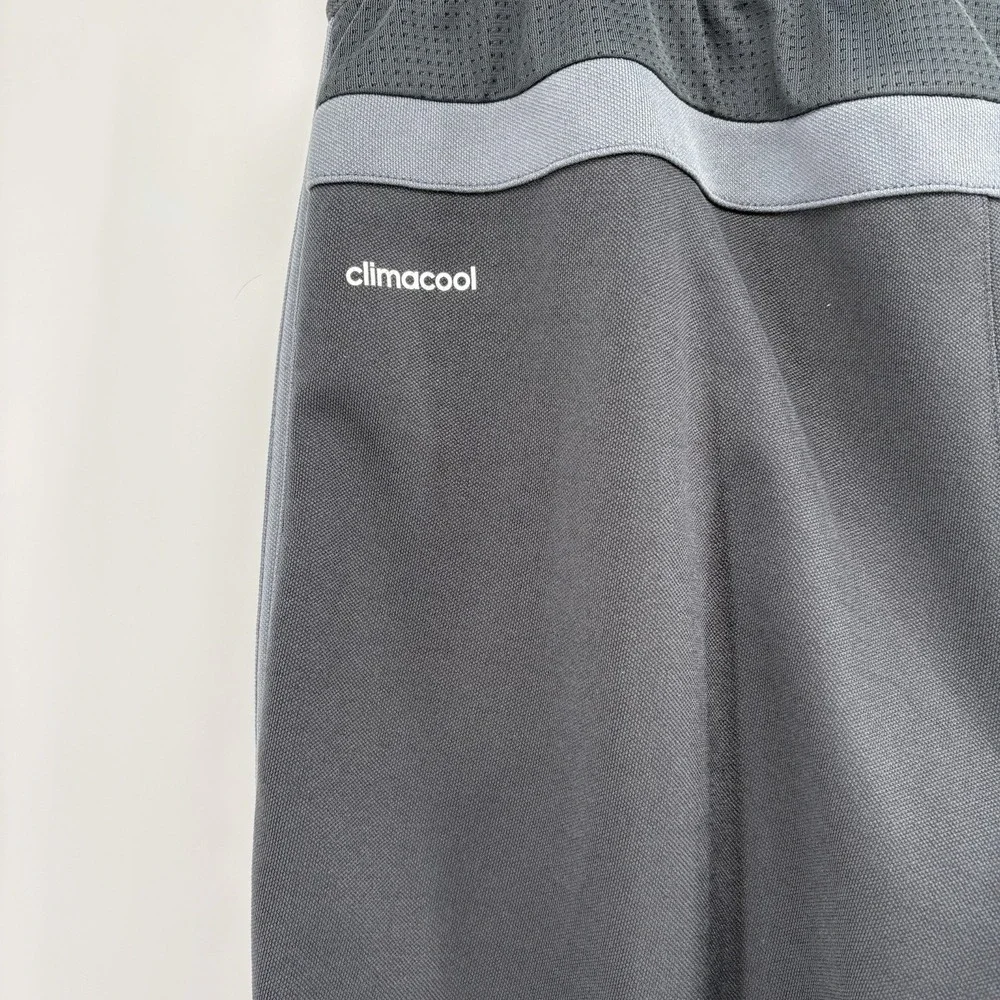 Adidas Climacool Men's Track Pants Med Black‎ Gray Stripes Zip Leg Pockets Logo